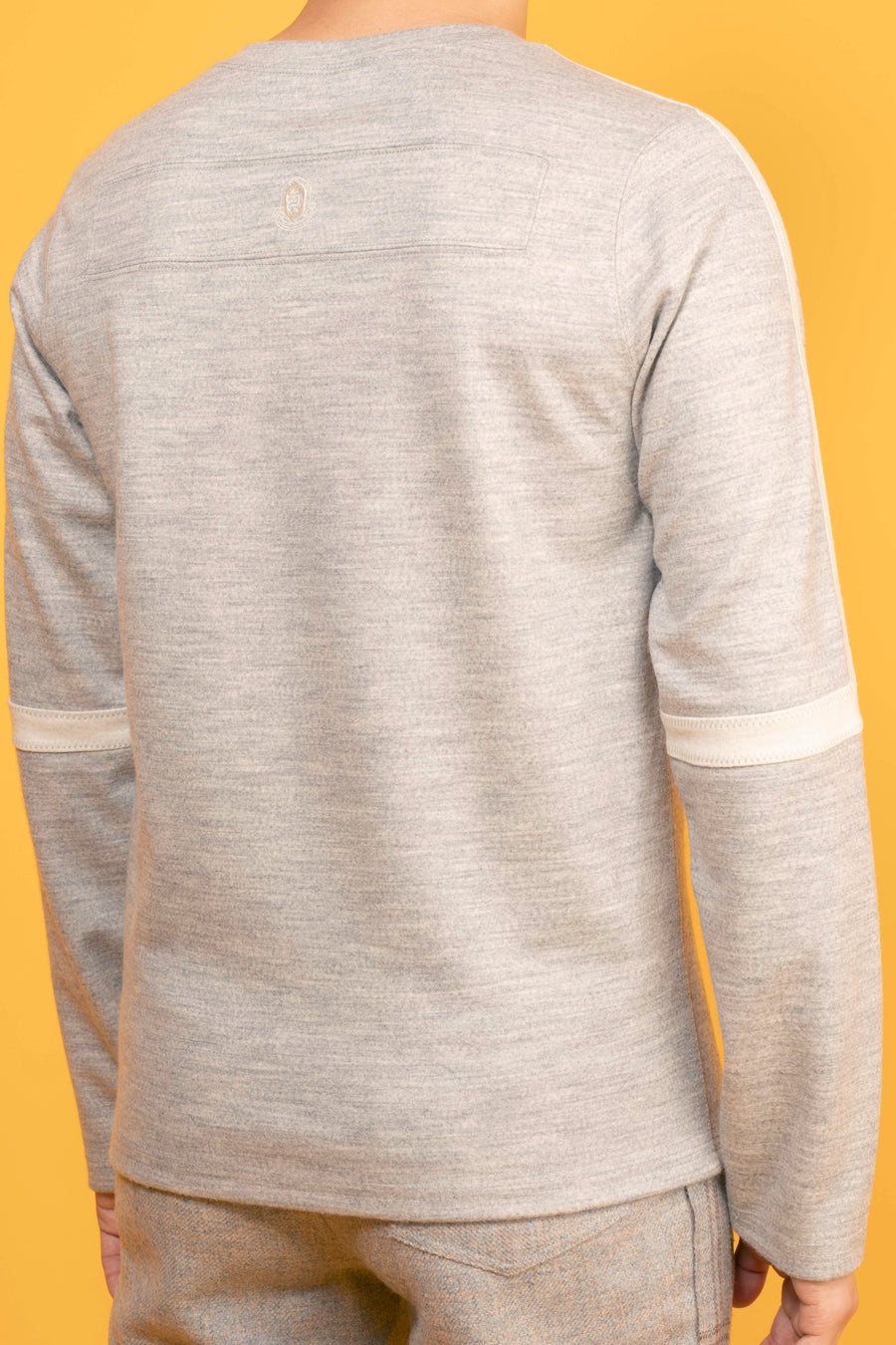 TAI-LINE DETAILED T-SHIRT
