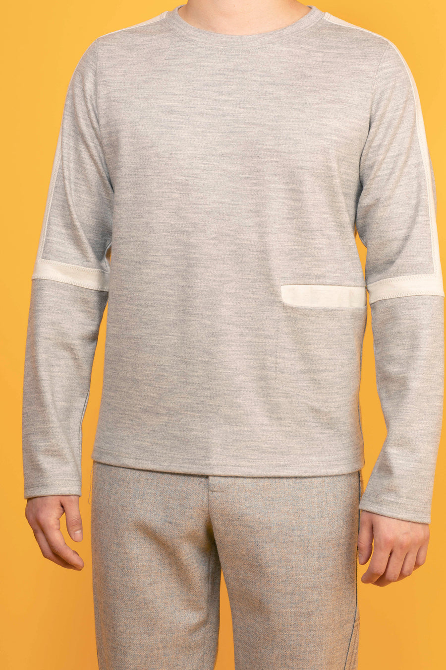 TAI-LINE DETAILED T-SHIRT